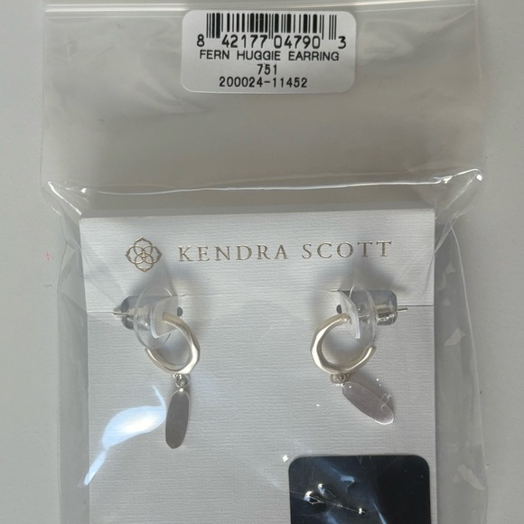 Kendra Scott Jewelry - Kendra Scott Fern Huggie Earrings — BSV Metal — New On Card